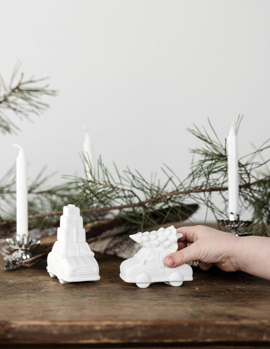 Storefactory Hjulstad macchinina con l'albero di Natale, bianco